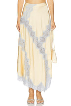Silky lace splicing