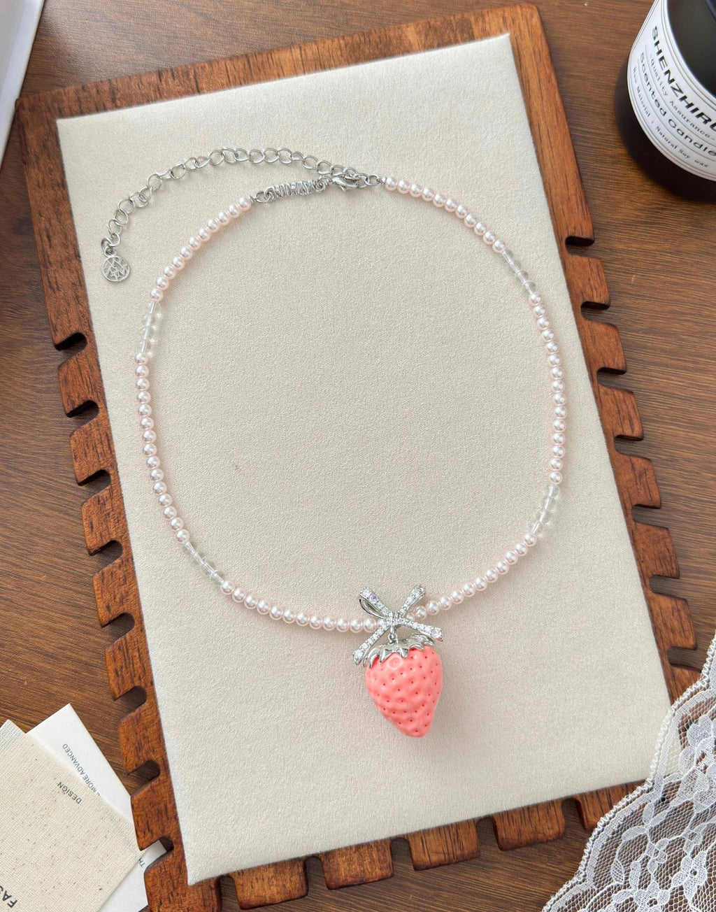 Strawberry Pendant Bow Pearl Necklace