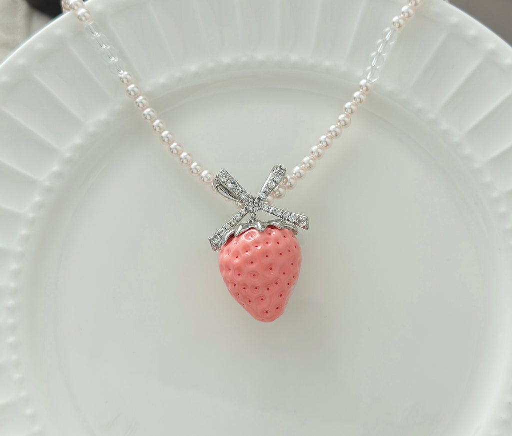 Strawberry Pendant Bow Pearl Necklace